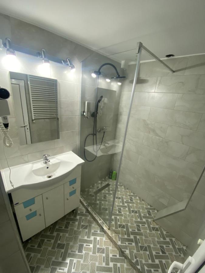 Neva Apartments Făgăraş Buitenkant foto