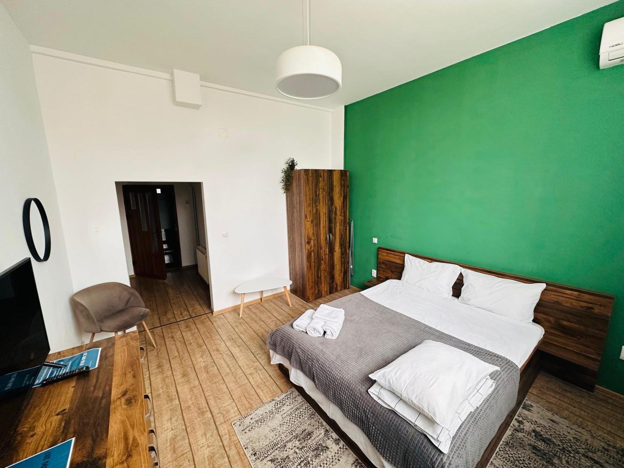 Neva Apartments Făgăraş Buitenkant foto