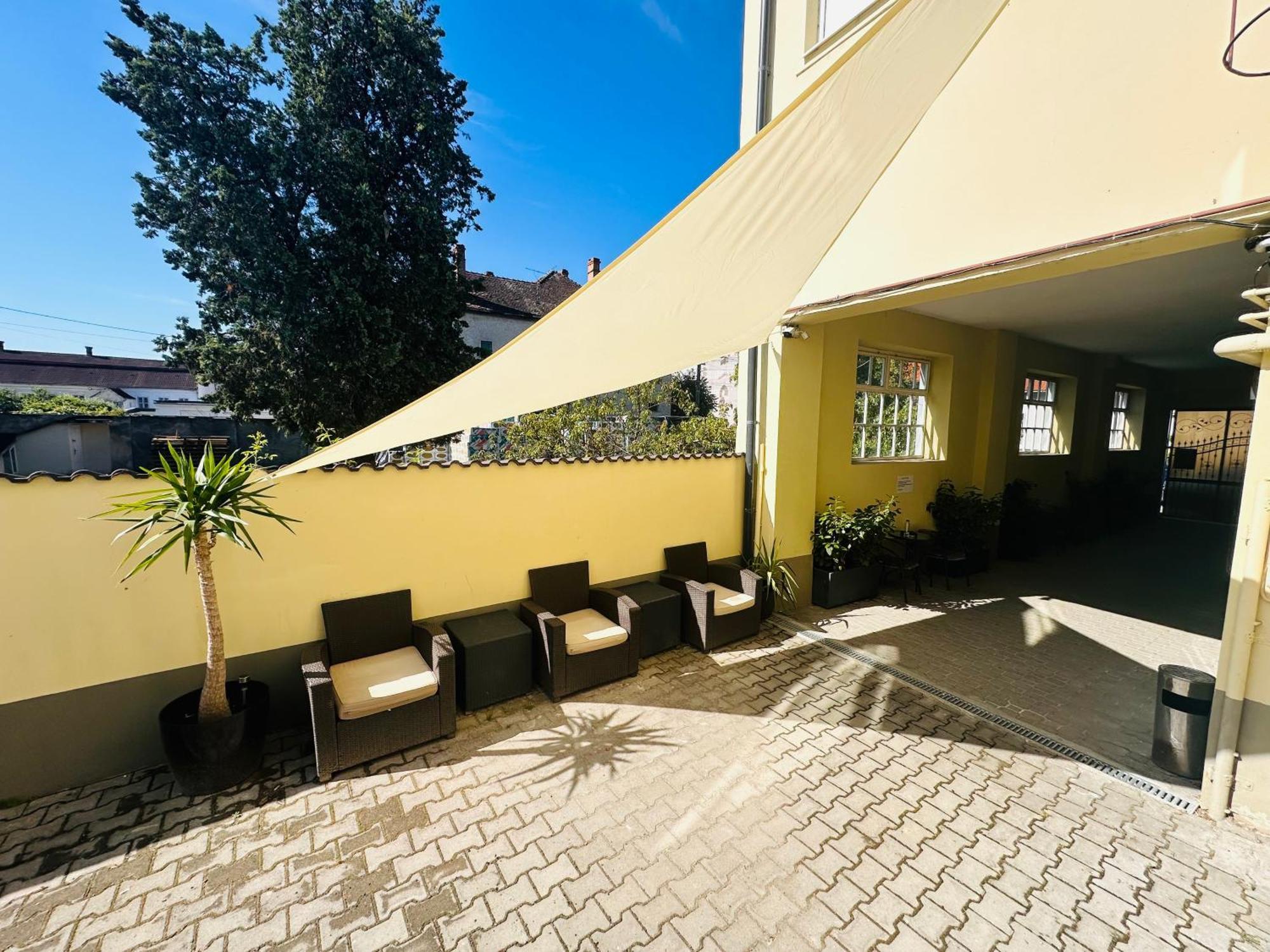 Neva Apartments Făgăraş Buitenkant foto